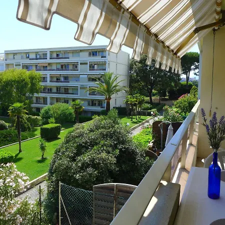 Apartment Le Vega By Interhome